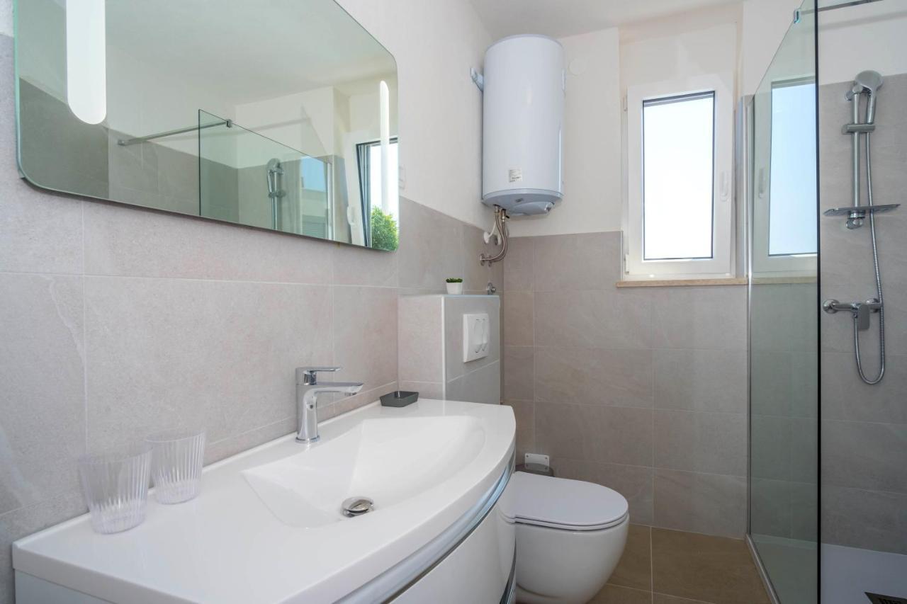The Blueview Appartements Novigrad Novigrad Istria Esterno foto